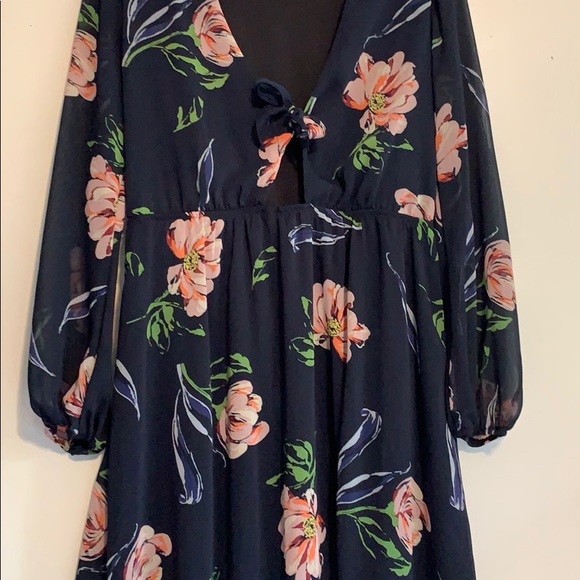 m a x i    d r e s s - Picture 4 of 6